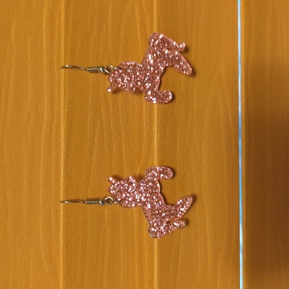 NWT/IP 🩷💒 (unbranded) 🦄⭐ GLITTER UNICORN ⭐🦄 acrylic dangle earrings! - Picture 3 of 5